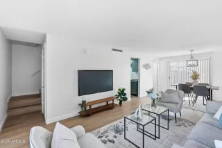 Photo #1: 6990868 Listing 