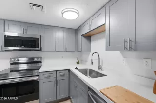 Photo #6: 6990868 Listing 