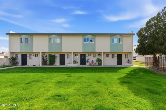 MLS: 6991022 Condo For Sale