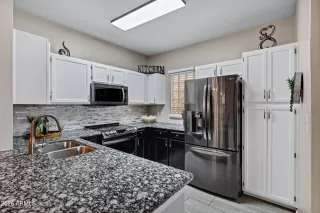 Photo #4: 6991070 Listing