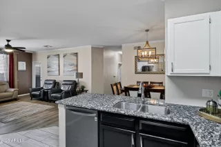 Photo #6: 6991070 Listing