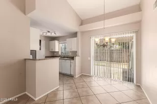 Photo #6: 6991139 Listing 