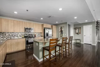 Photo #5: 6991367 Listing 