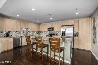 Photo #6: 6991367 Listing 