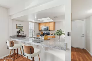 Photo #4: 6991418 Listing