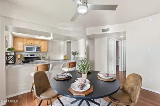 Photo #6: 6991418 Listing