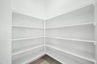 Photo #4: 6991421 Listing