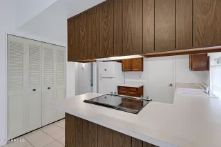 Photo #4: 6991637 Listing