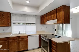 Photo #5: 6991637 Listing