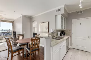 Photo #5: 6991789 Listing