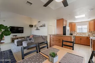 Photo #6: 6991807 Listing