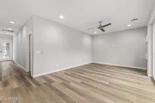 Photo #5: 6991894 Listing