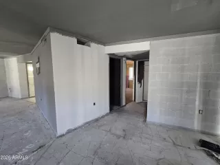 Photo #5: 6991922 Listing