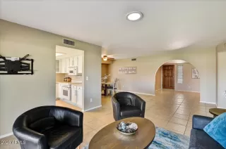 Photo #4: 6991966 Listing 