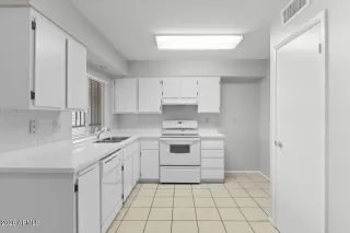 Photo #6: 6992053 Listing 