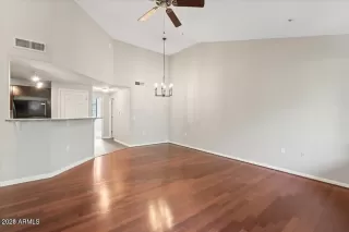 Photo #2: 6992079 Listing 