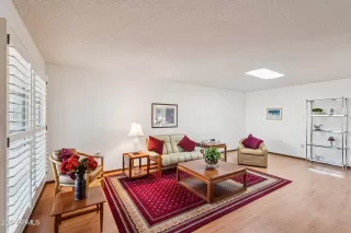 Photo #3: 6992159 Listing