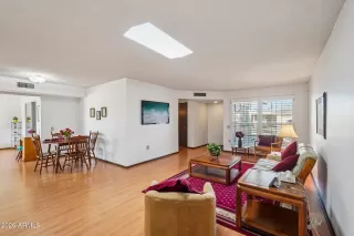 Photo #4: 6992159 Listing