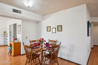 Photo #6: 6992159 Listing