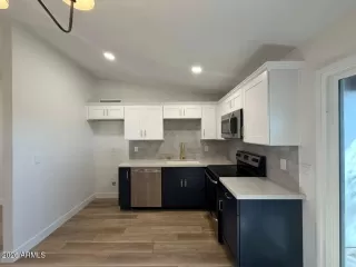 Photo #4: 6992207 Listing