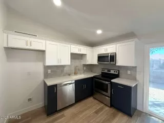 Photo #5: 6992207 Listing