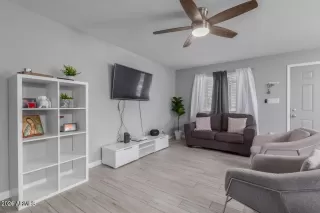 Photo #3: 6992496 Listing