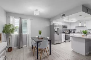 Photo #4: 6992496 Listing