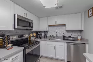 Photo #5: 6992496 Listing