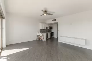 Photo #6: 6992663 Listing 