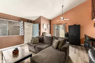 Photo #4: 6992750 Listing