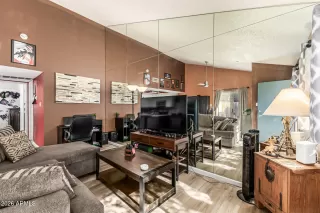 Photo #6: 6992750 Listing