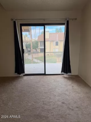 Photo #4: 6992770 Listing