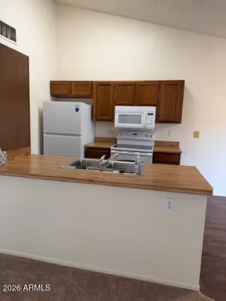 Photo #5: 6992770 Listing