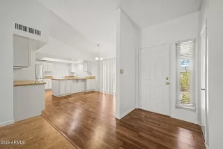 Photo #3: 6992853 Listing 
