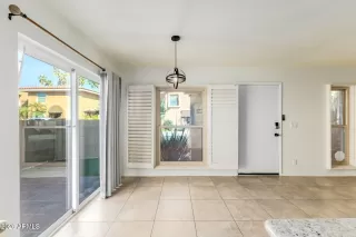 Photo #6: 6992887 Listing 