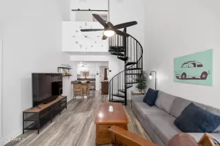 Photo #1: 6992917 Listing