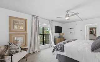 Photo #5: 6992973 Listing