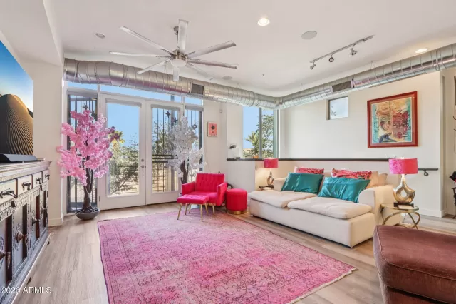 MLS: 6992991 Condo For Sale