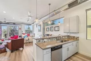 Photo #3: 6992991 Listing 