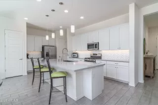 Photo #4: 6993158 Listing 