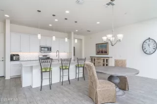 Photo #5: 6993158 Listing 