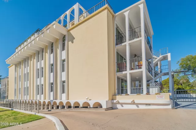 MLS: 6993228 Condo For Sale