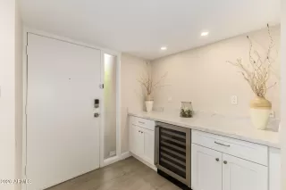 Photo #1: 6993253 Listing 