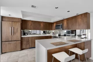 Photo #4: 6993303 Listing 