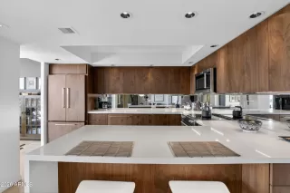 Photo #5: 6993303 Listing 