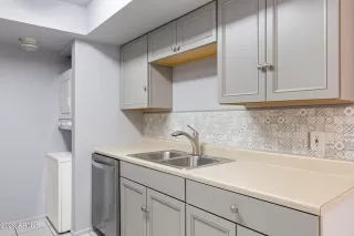 Photo #5: 6993313 Listing