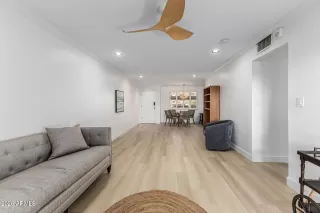 Photo #6: 6993339 Listing 