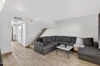 Photo #3: 6993362 Listing