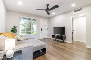 Photo #1: 6993373 Listing 