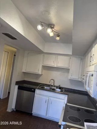 Photo #4: 6993600 Listing 